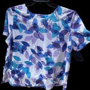 Alfred Dunner T-shirt with blue and purple coloring